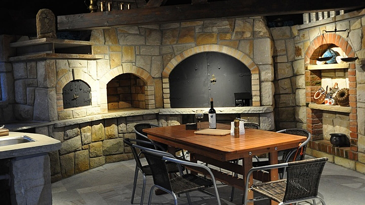 Grilovací dům z kamene