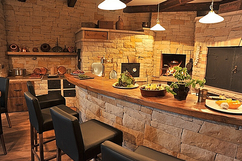 Největší černá kuchyň z kamene - Pardubice