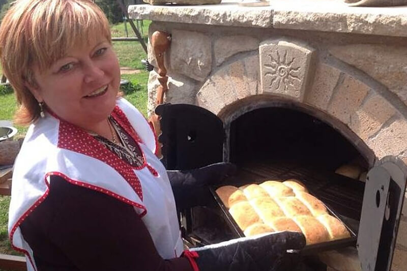 Postavili jsem pro Vás krásnou kuchyň s pecí na chleba