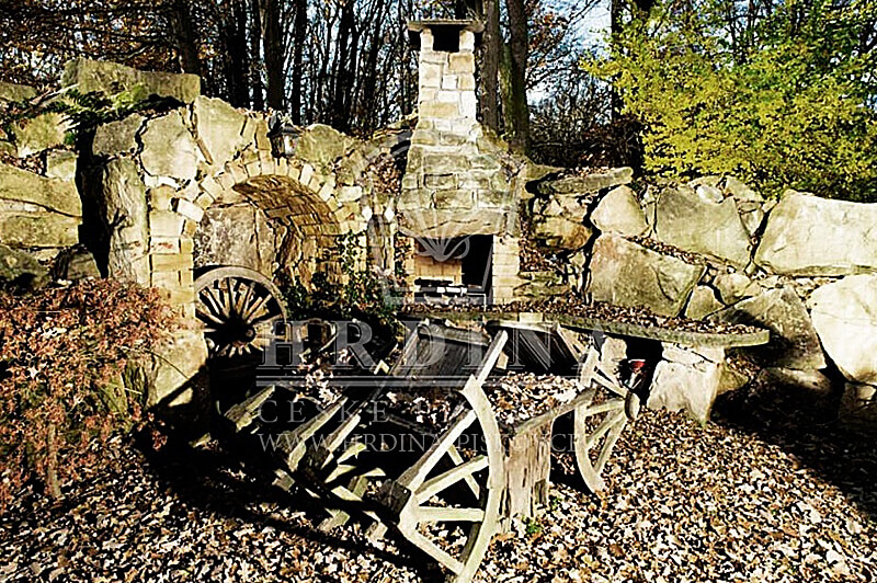 Zahradní krb z kamene - Černošice