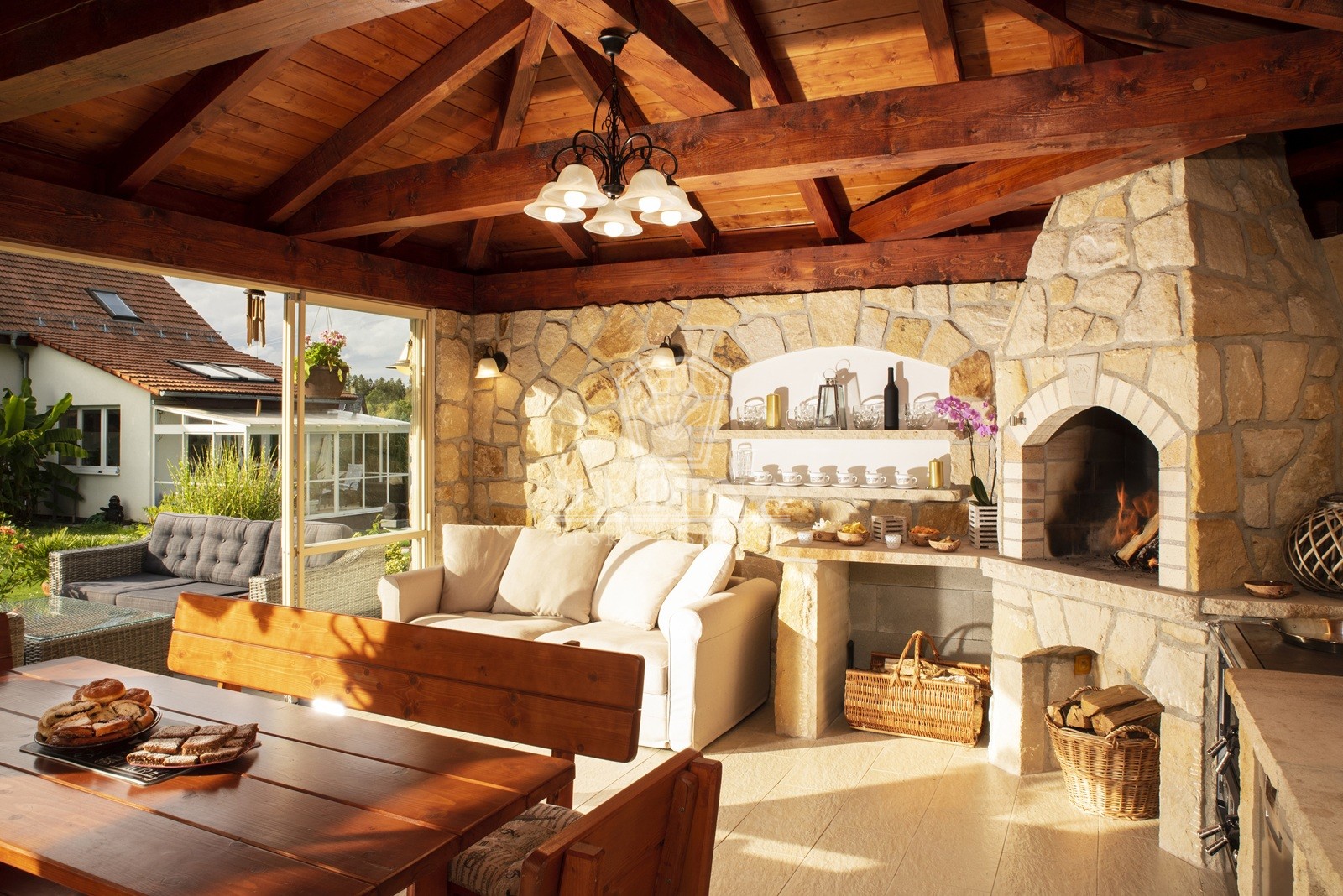 zahradní kamenná kuchyně z pískovce