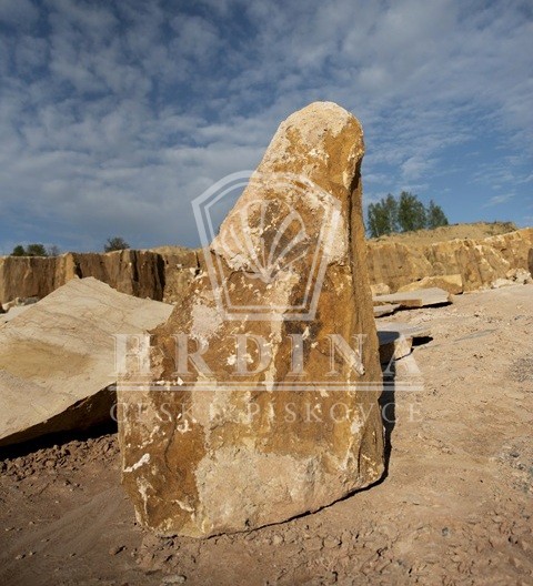 hrdina pískovce solitéry