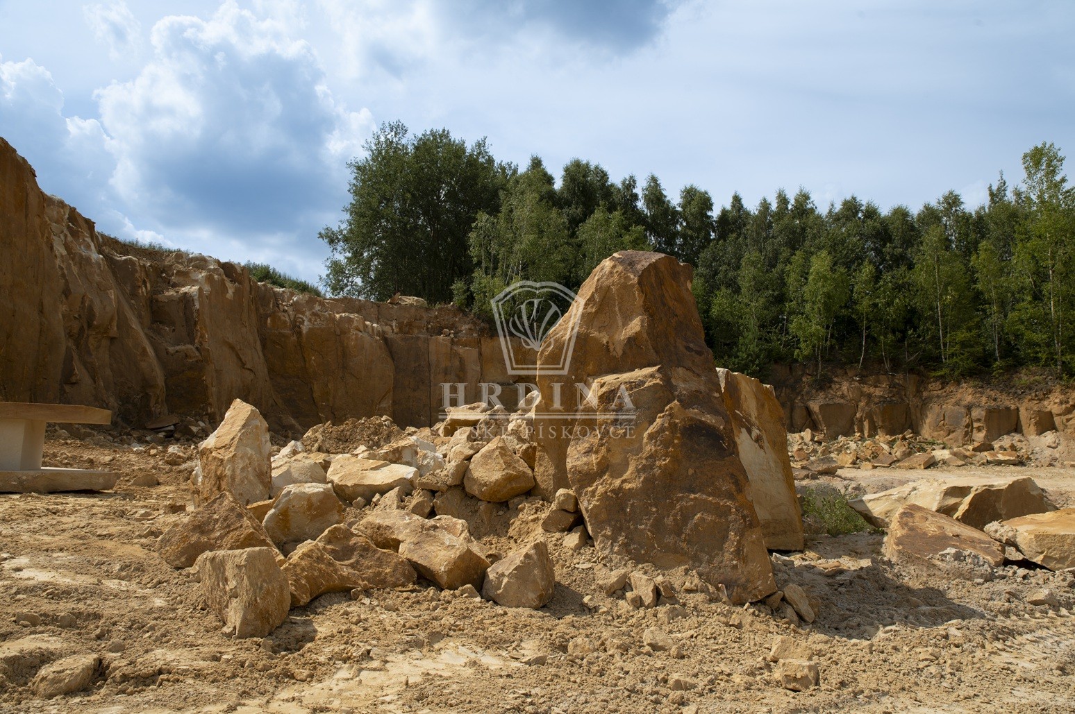 hrdina kamenolom vyhnánov