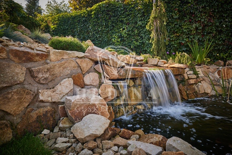 Zahradní skalky z pískovce kamenolomu Vyhnánov