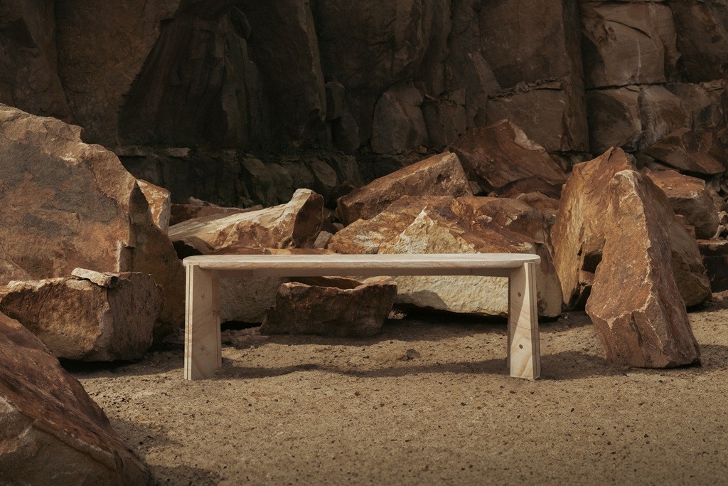 Jídelní stůl Lexová a Smetana v kamenolomu Vyhnánov