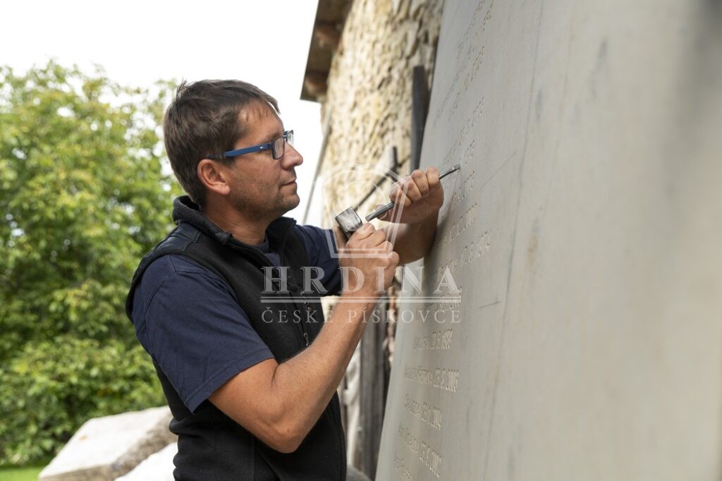 ales john,kamenolom vyhnanoov,pamatnik,