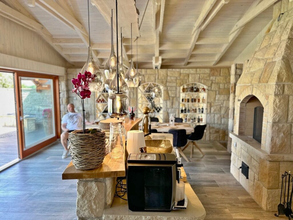 zahradní kuchyně z kamene Pálava Ubytování na Chaloupce