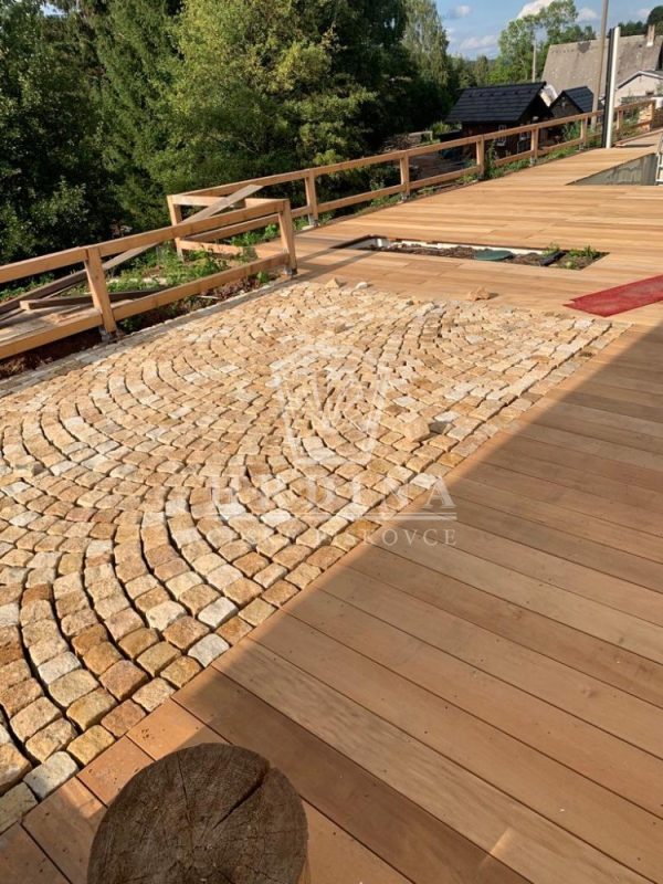 Pískovcové dlažební kostky z kamenolomu Vyhnánov