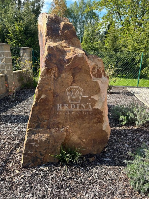pískovcový menhir