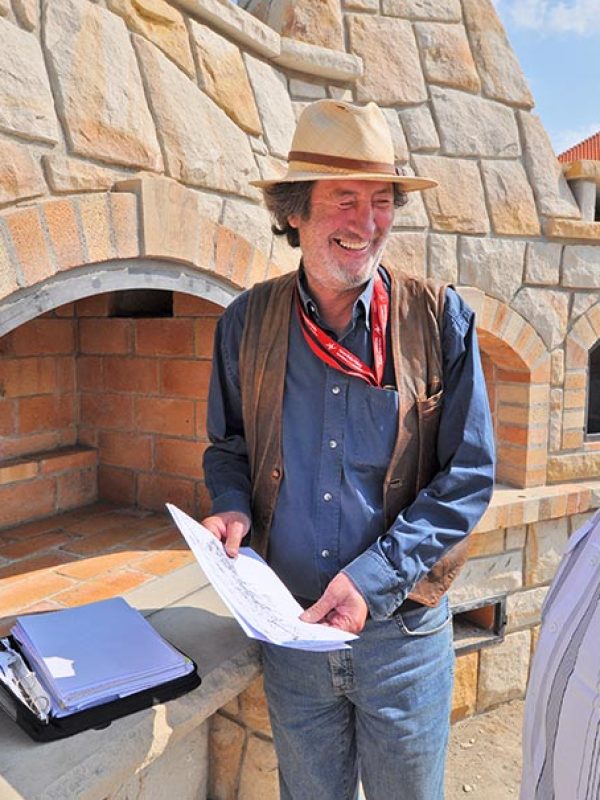 kuchyně Bolka Polívky, Hrdina pískovce