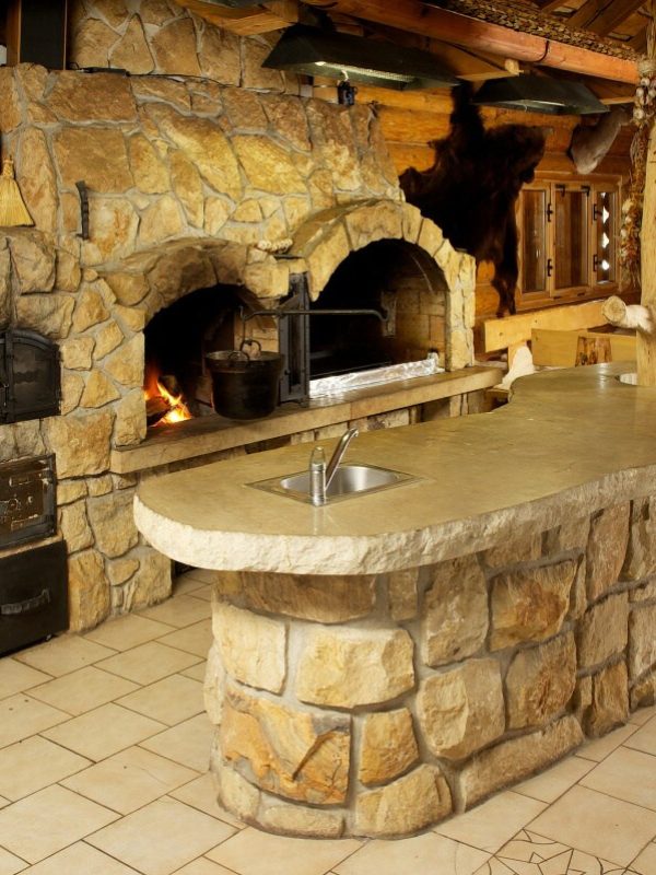 černá kuchyně Praha, hrdina pískovce, kamenné kuchyně