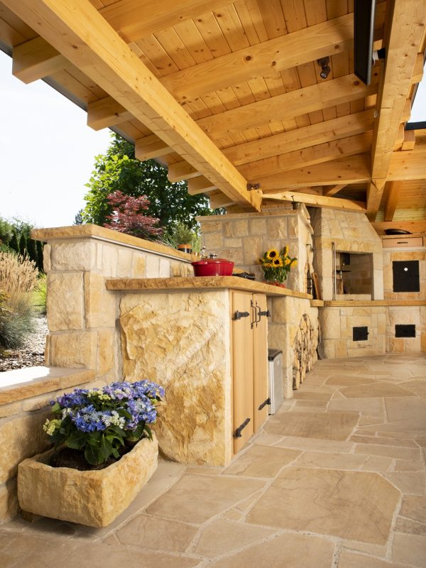 zahradní kuchyně z kamene Praha-západ ruční práce