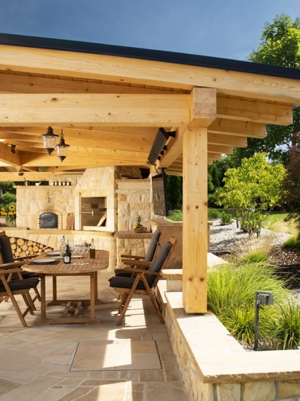 venkovní kuchyně pod pergolou Praha-západ kamenná kuchyně