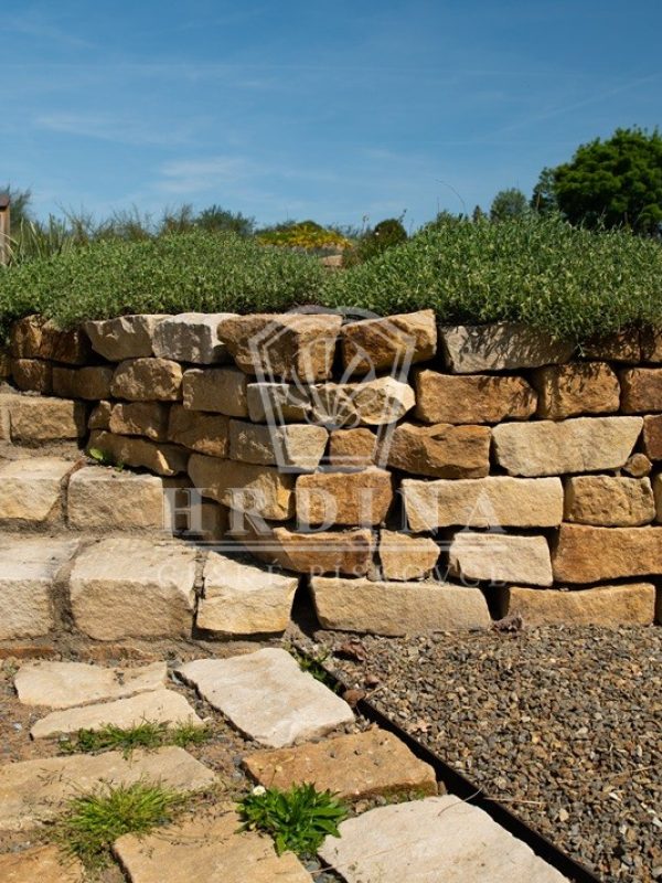 dendrologicka zahrada,hrdina piskovce,vyhnanov