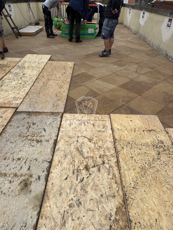 Rekonstrukce terasy kavárny Starbucks