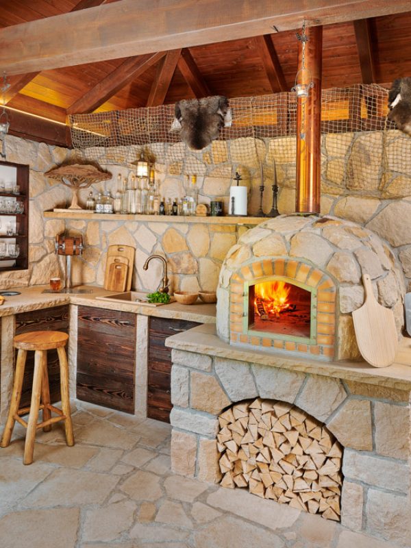 zahradní kuchyně Popovice, Hrdina pískovce