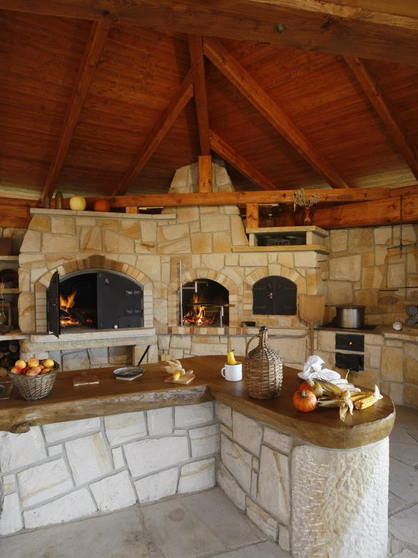 kamenné kuchyně, hrdina pískovce