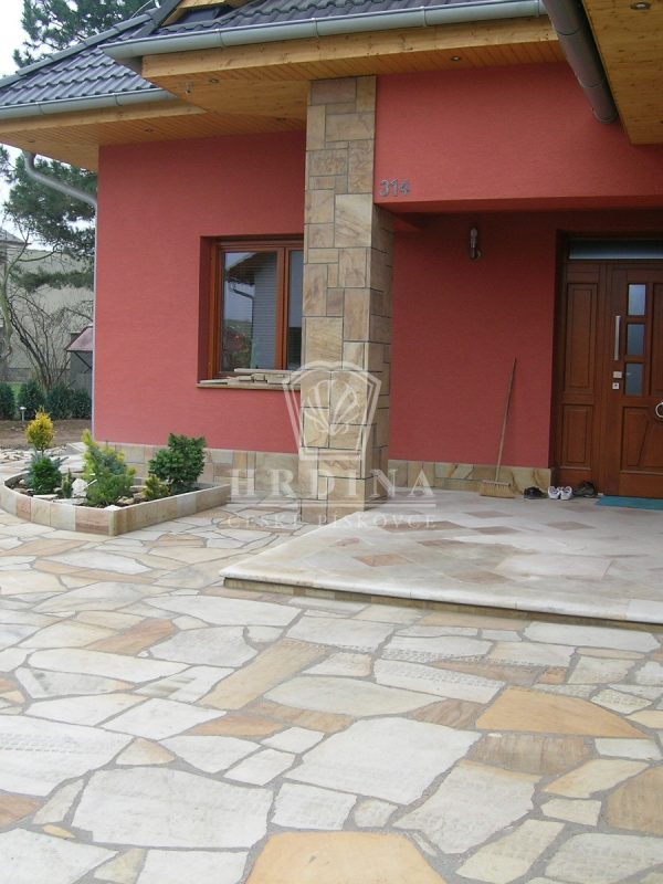 kamenná dlažba z pískovce