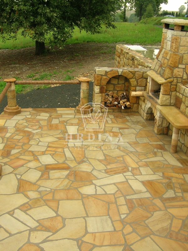 kamenná dlažba z pískovce