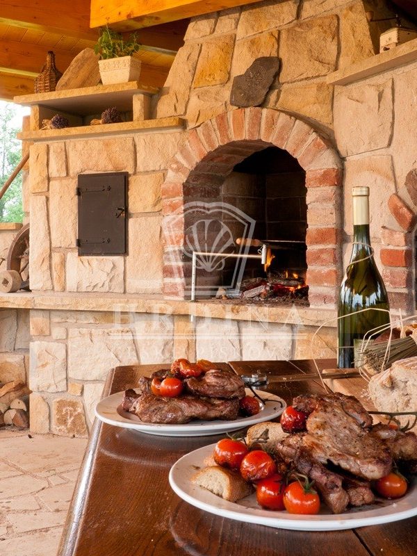 zahradni kuchyne hrdina, kamenné krby z pískovce